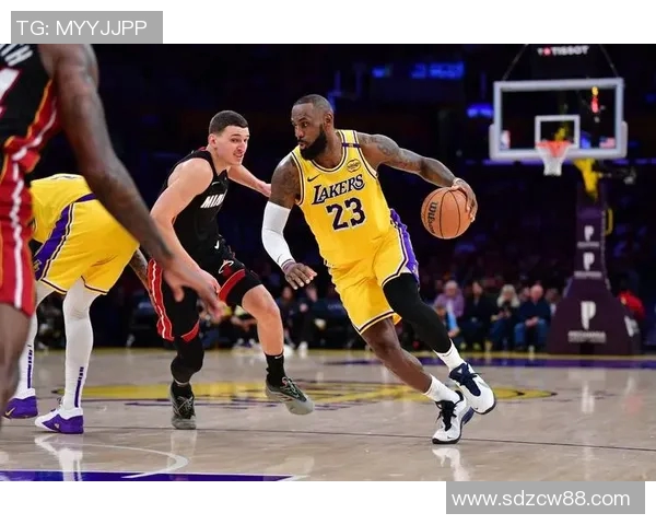 今日湖人对阵热火精彩赛事直播在线观看全程回顾与分析